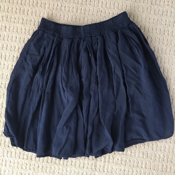 Brandy Melville Dresses & Skirts - Brandy Melville trendy navy blue skirt